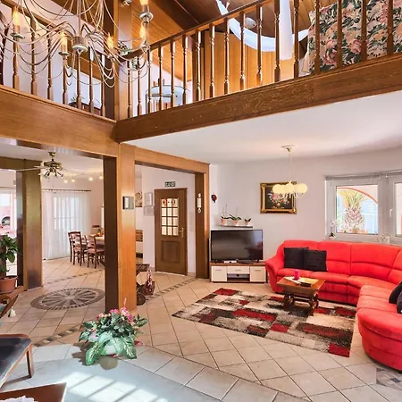 Vallis Aurea * بوريتش